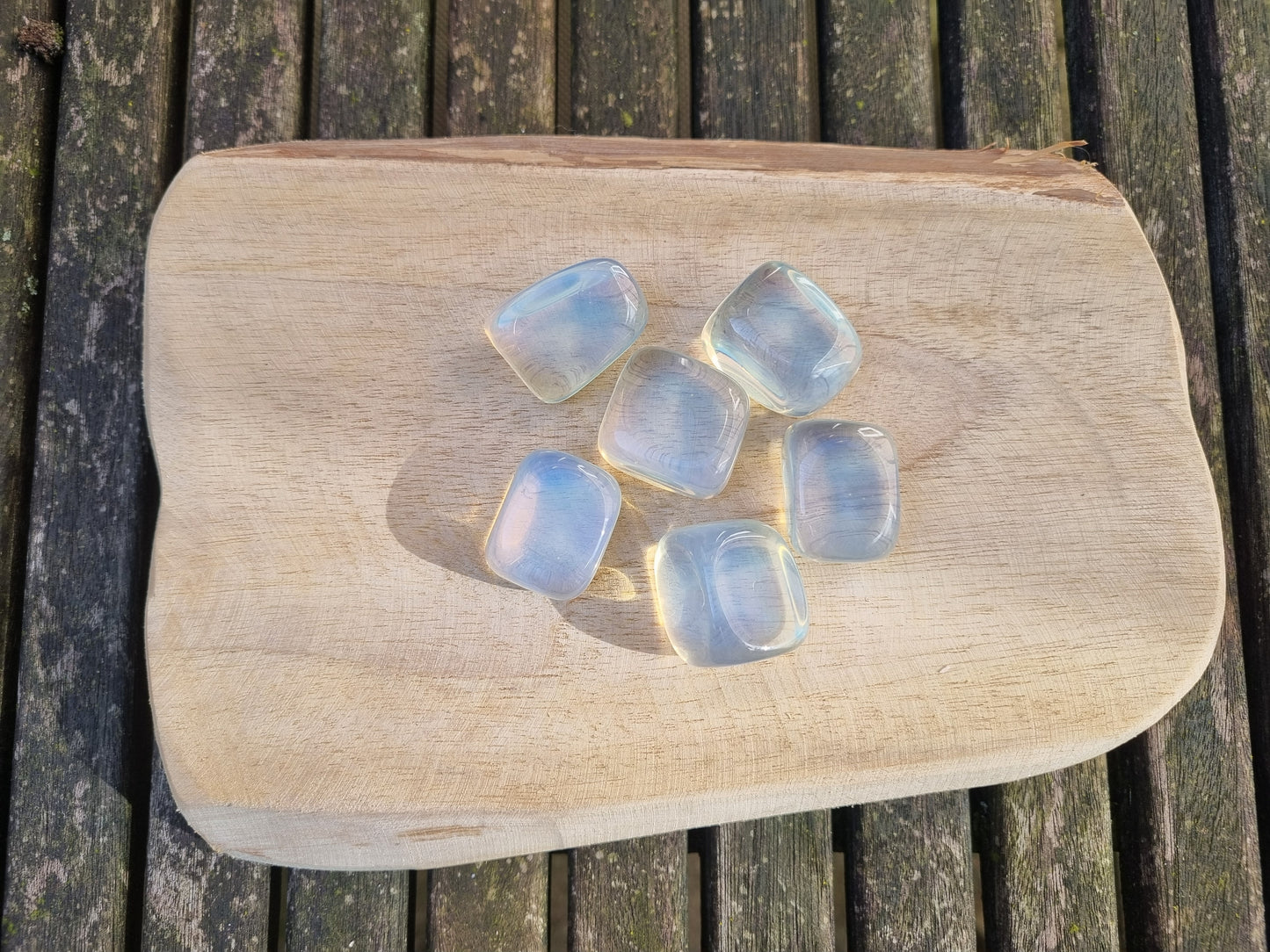 Opaliet trommelsteen