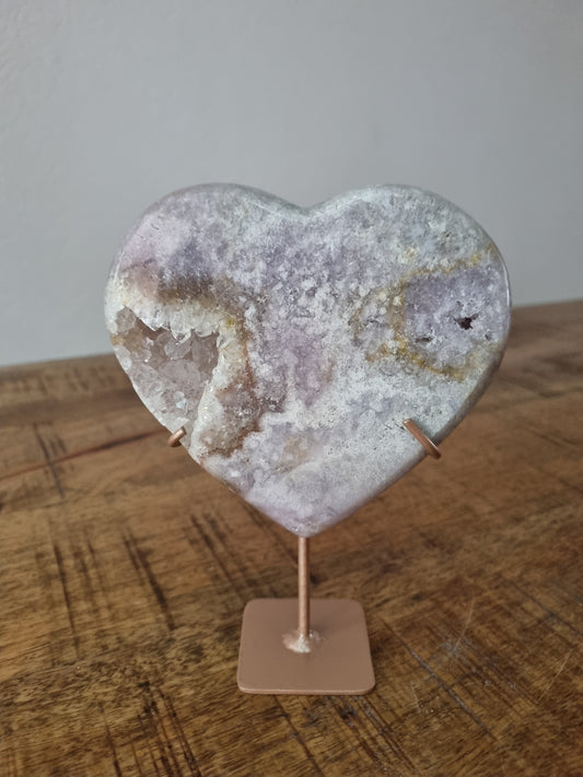 Roze amethist hart op standaard 1