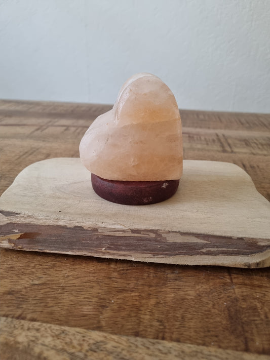Zoutsteen lamp hart met usb