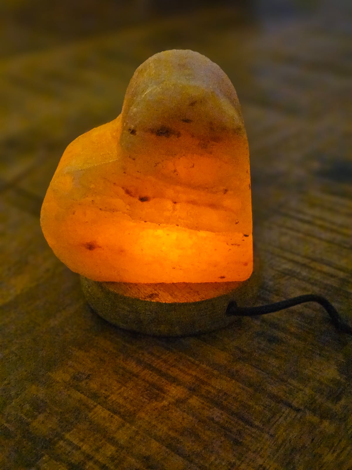 Zoutsteen lamp hart met usb